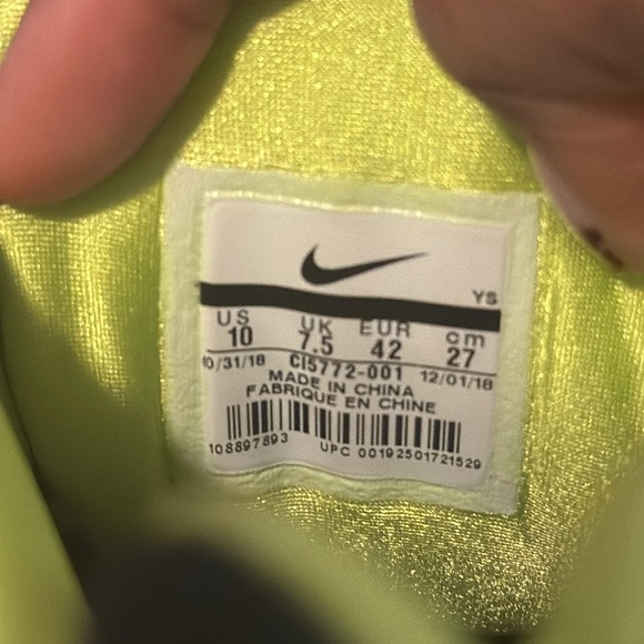 Nike shoes - Picture 9 of 9